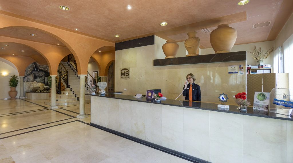 Lobby & Reception
