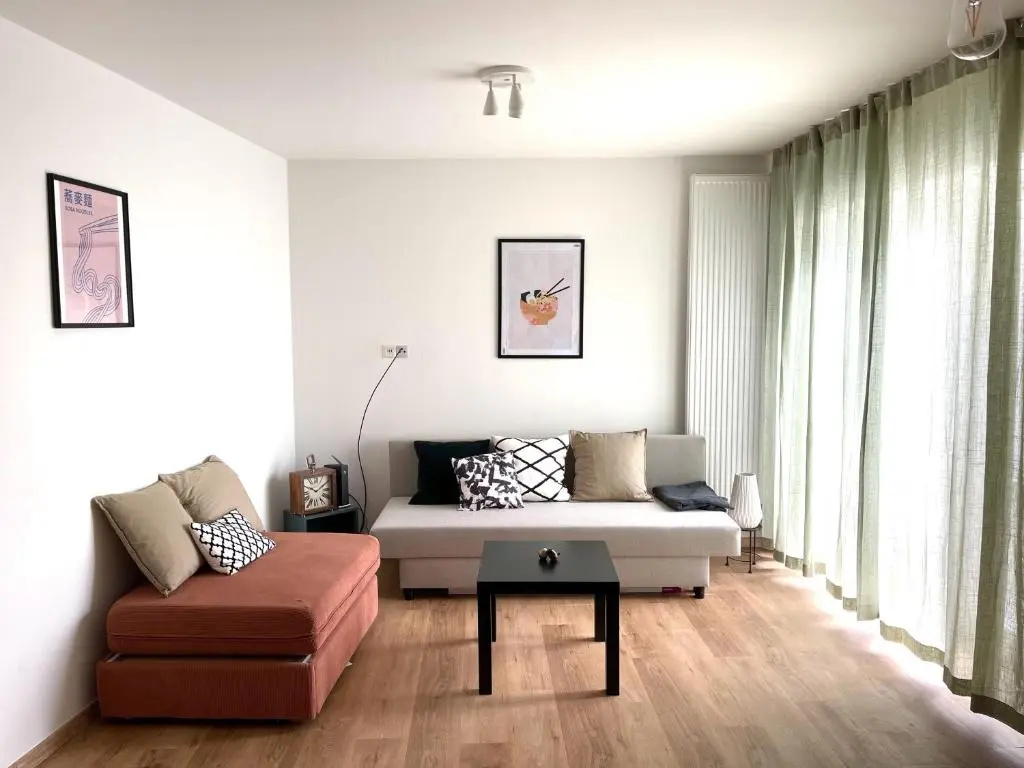 Modernes ORIGAMI Maisonette-Apartment mit Terrasse in Zentrum Stuttgart