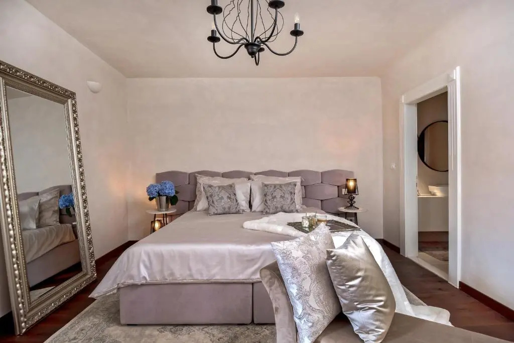 Superior Double room (full double bed)