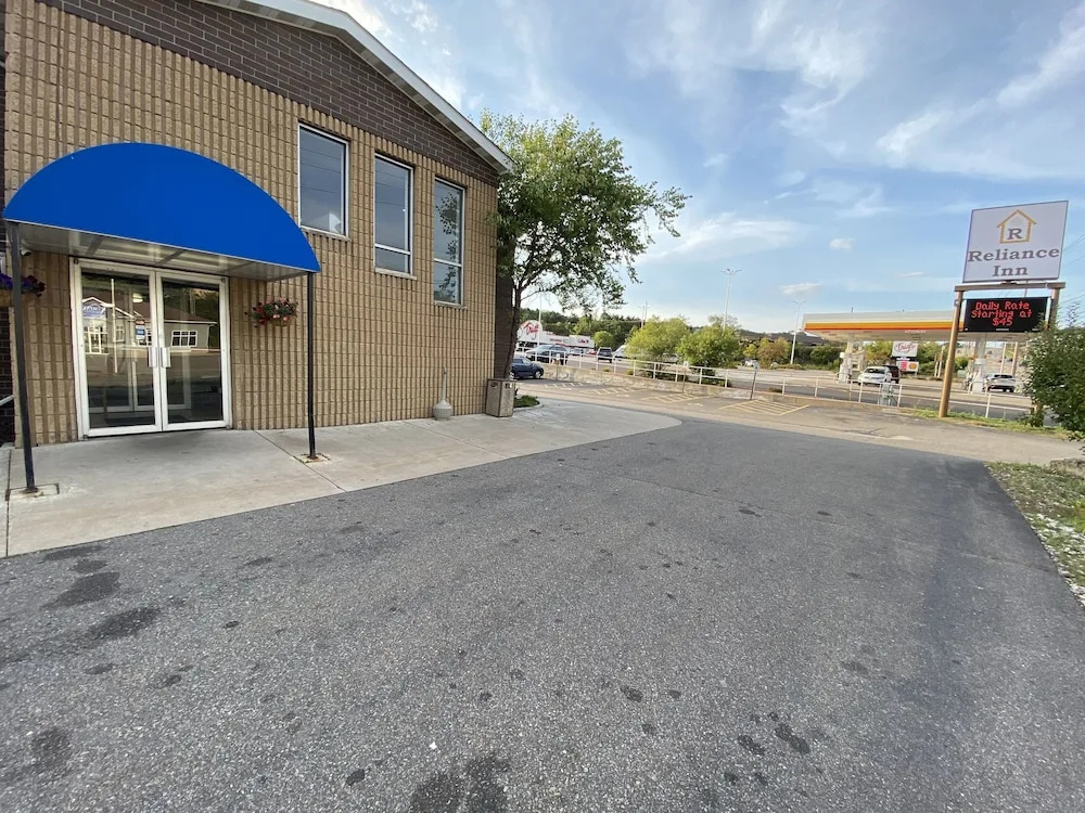 DAYS INN WAUSAU/NORTH/I-52 (Motel 6 Wausau)