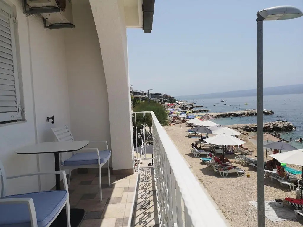 1 Bedroom Apartment with balcony and with sea view