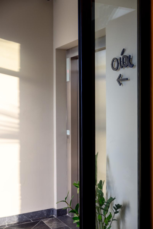 XVI Suites