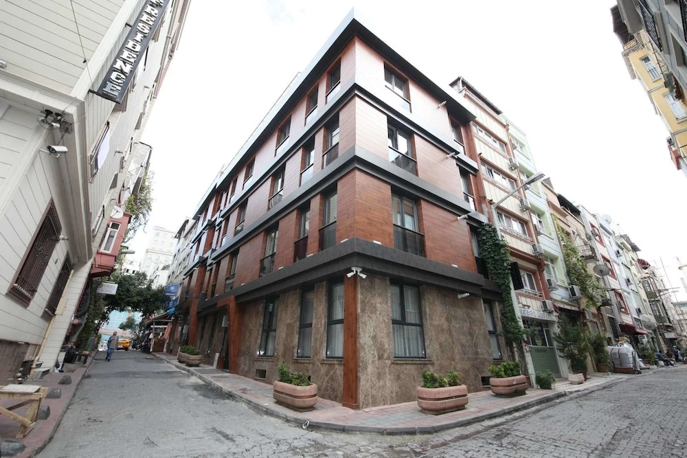 Taksim Corner Suite