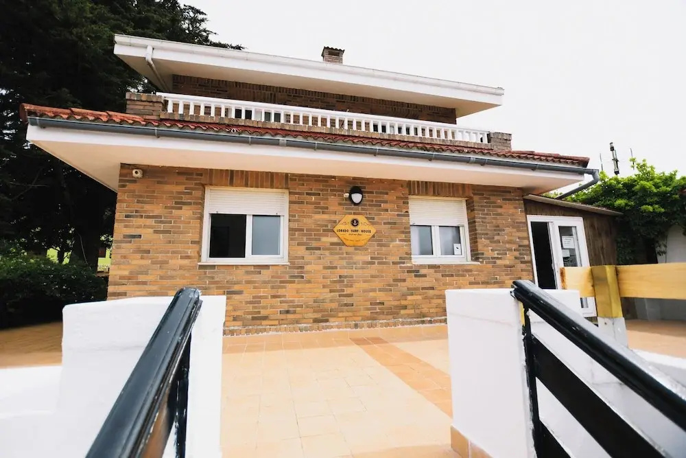 Loredo Surf House
