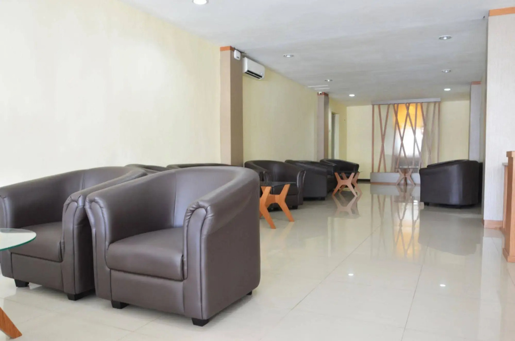ZEN Rooms Raya Rungkut