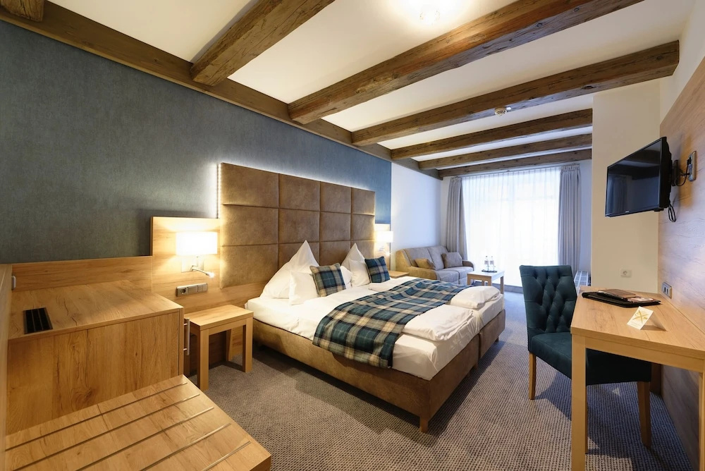 Superior Double room with balcony (full double bed)