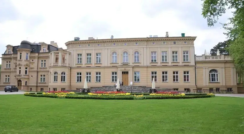 Zespół Pałacowo-Parkowy w Ostromecku