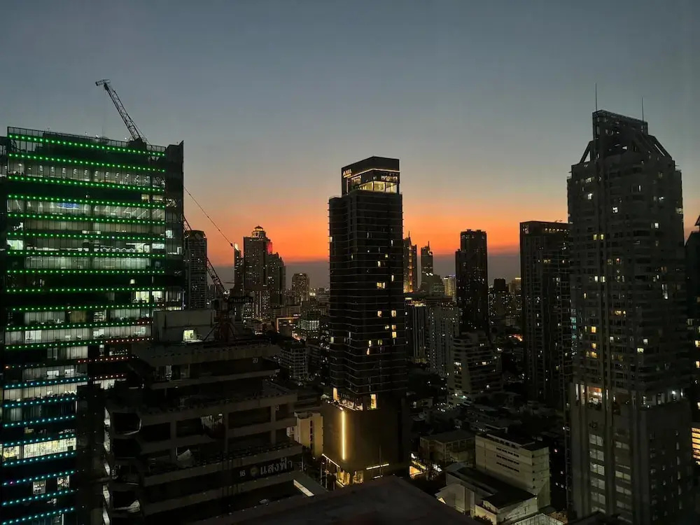 Serviced 2 Bed Skyvillas With View - Check in From 15h to 22h Only