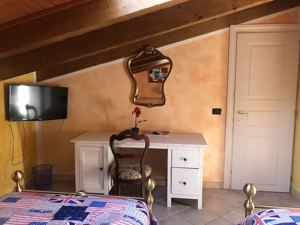 Economy room