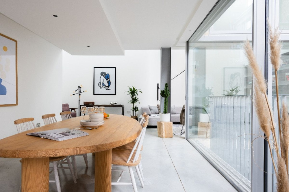 The Chelsea Walk - Modern & Bright 3BDR House with Rooftop & Parking
