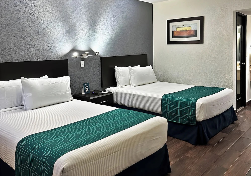 Deluxe Double room (full double bed)