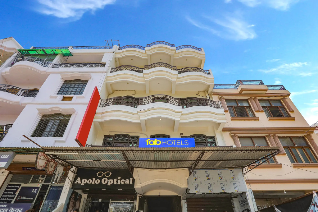 Fabhotel Royal Stay Inn