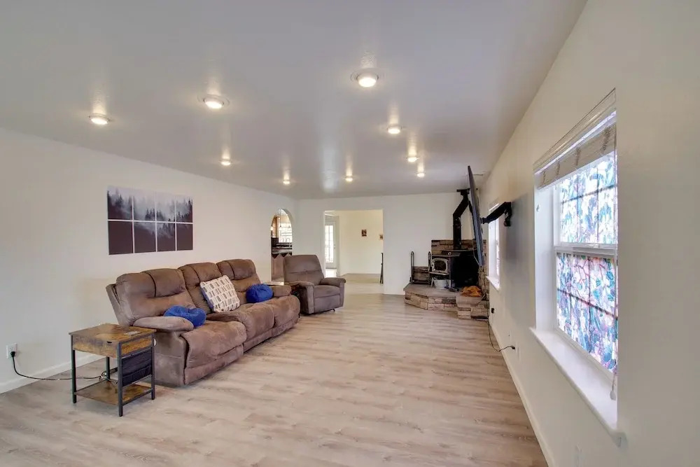 Crescent City Home w/ Hot Tub: Half-block to Beach — фото 6