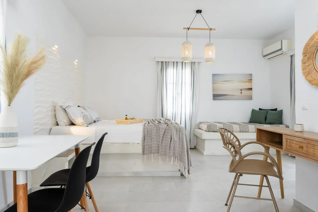 Superior Double room with sea view (full double bed)