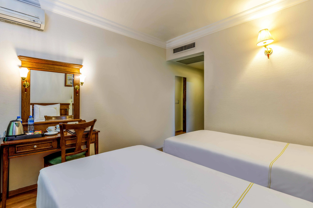 Hotel Golden Crown — фото