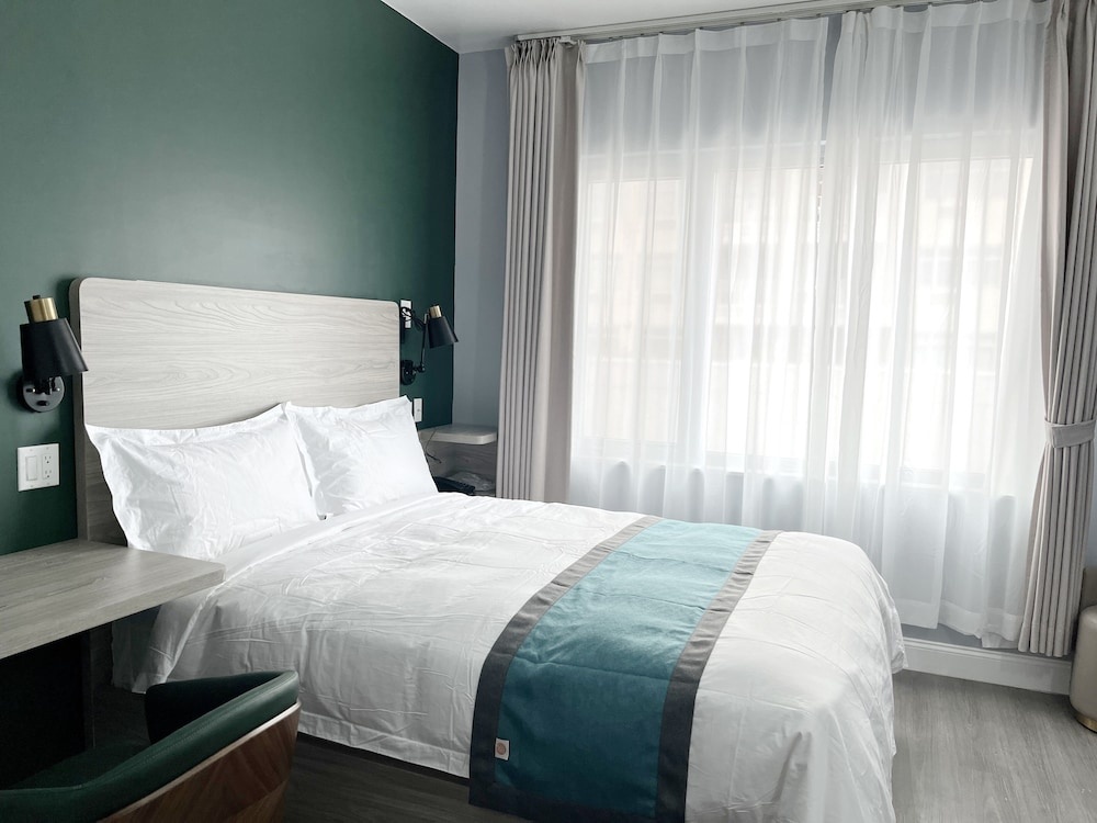 Отель Starlight Hotel в Нью-Йорке