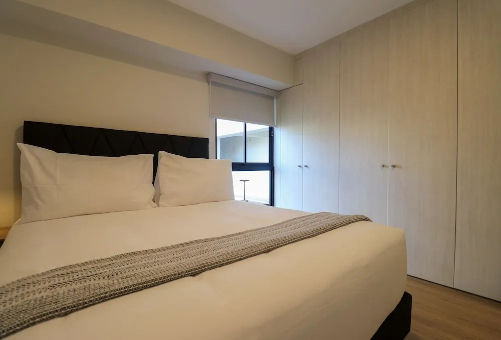 w Trendy Cozy 2BR w Balcony in Miraflores
