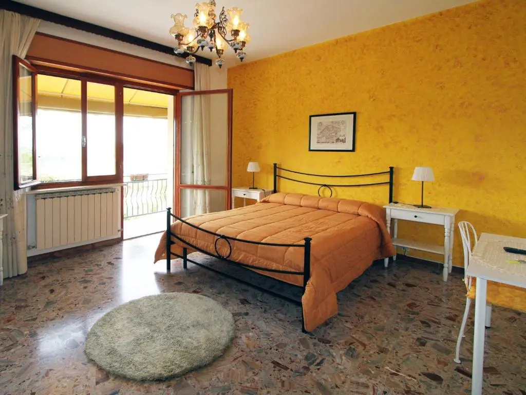 Standard Double room with balcony (full double bed)