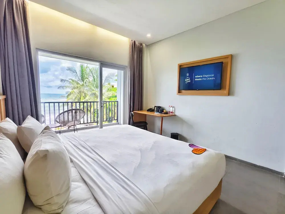 Superior Double room with sea view (full double bed)