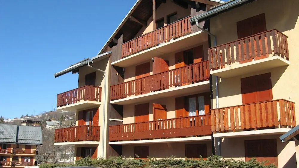 Betelgeuse N°56 : Studio Cabine 4 Personnes / Studio Cabine 4 People