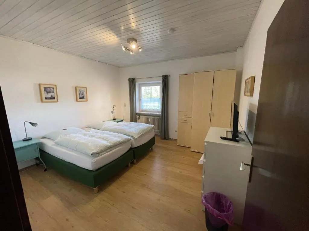 3 Bedrooms Apartment