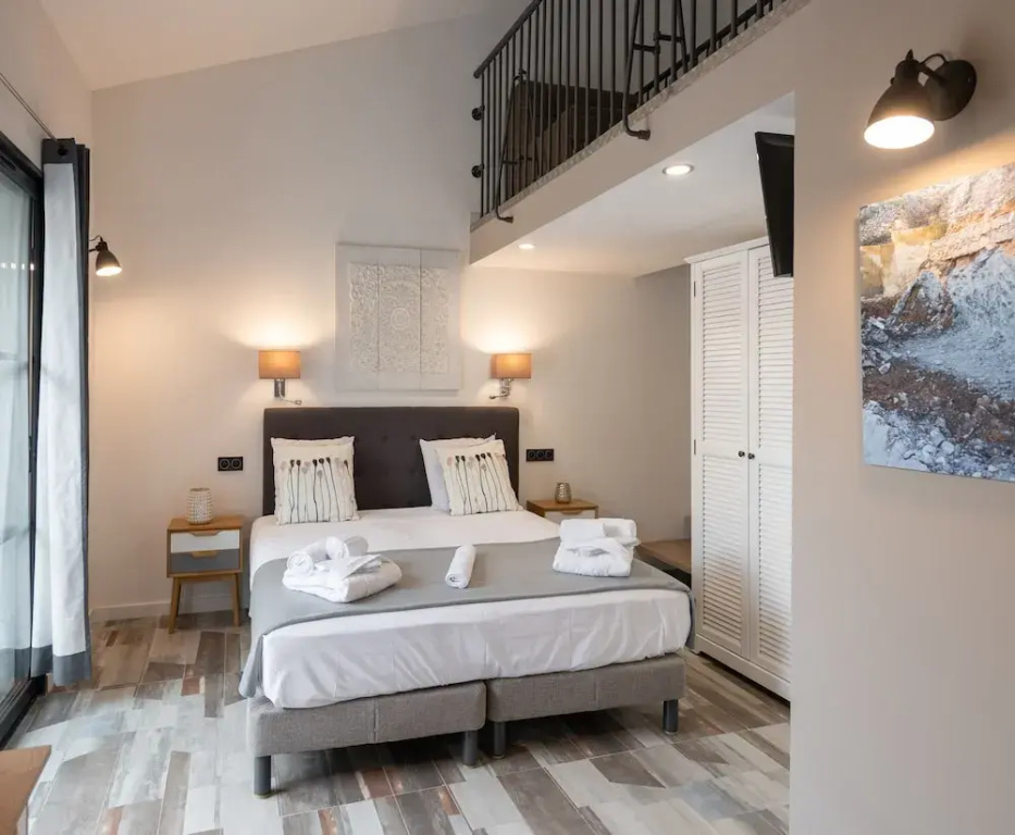 Standard Quadruple Family room
