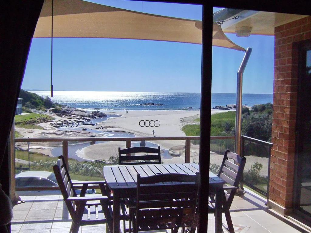 Main Beach 1