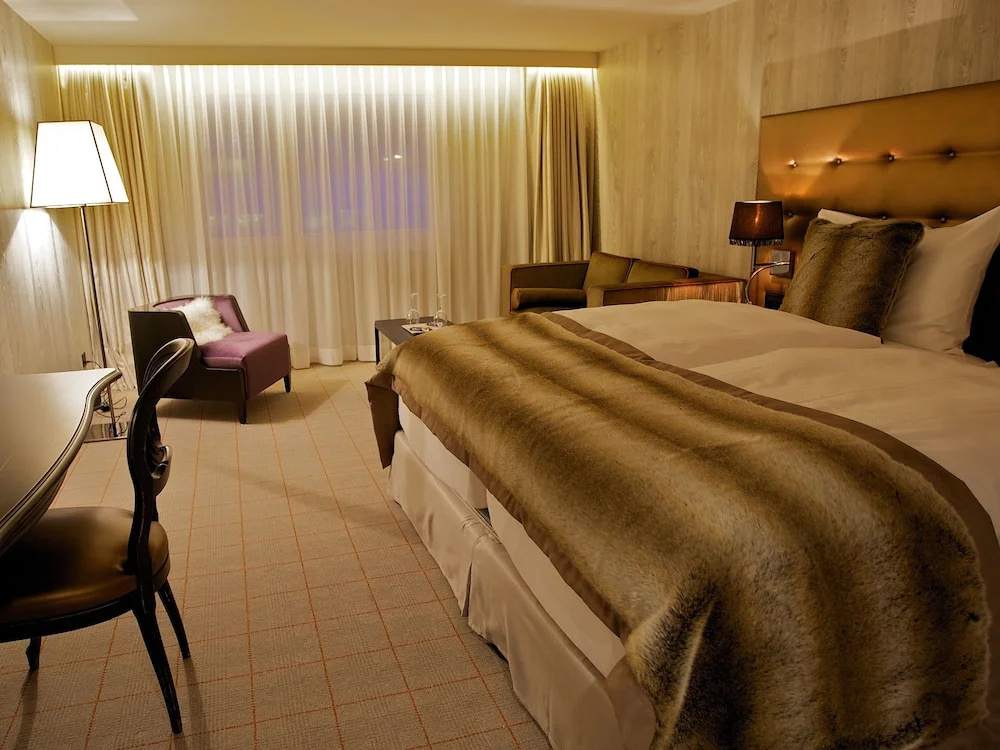 Grand room
