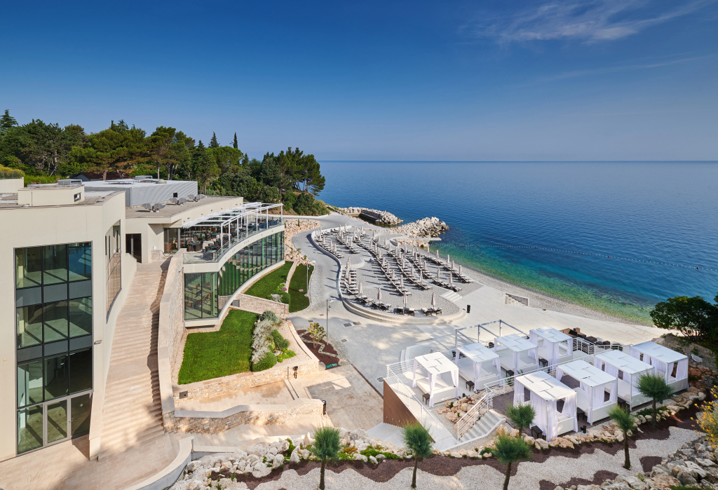 Beach & Waterfront