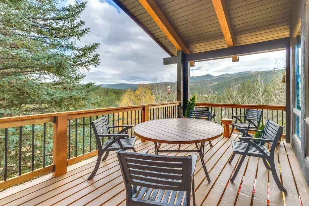 Luxury Home w/ Hot Tub & Mtn Views in Angel Fire!