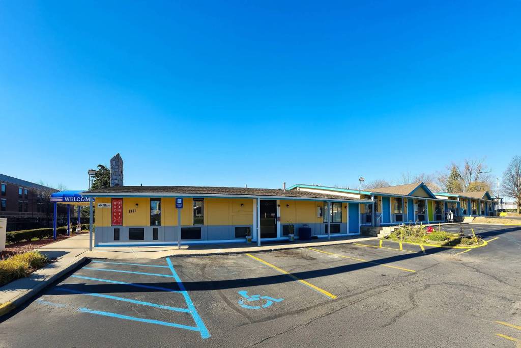 Rodeway Inn Auburn Hills - Detroit
