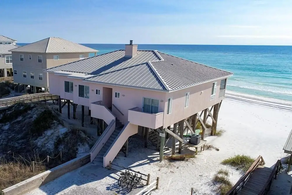 Luna Sea 4 Bedroom Holiday Home by Five Star Properties