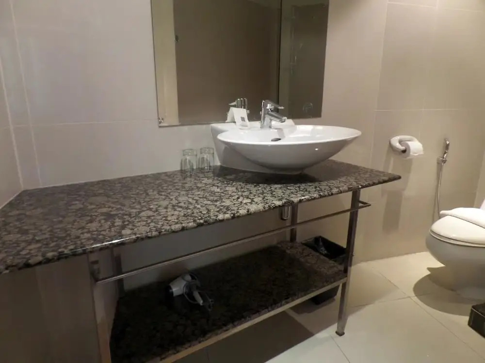 Апартаменты c 1 комнатой с балконом в Westbury Residence