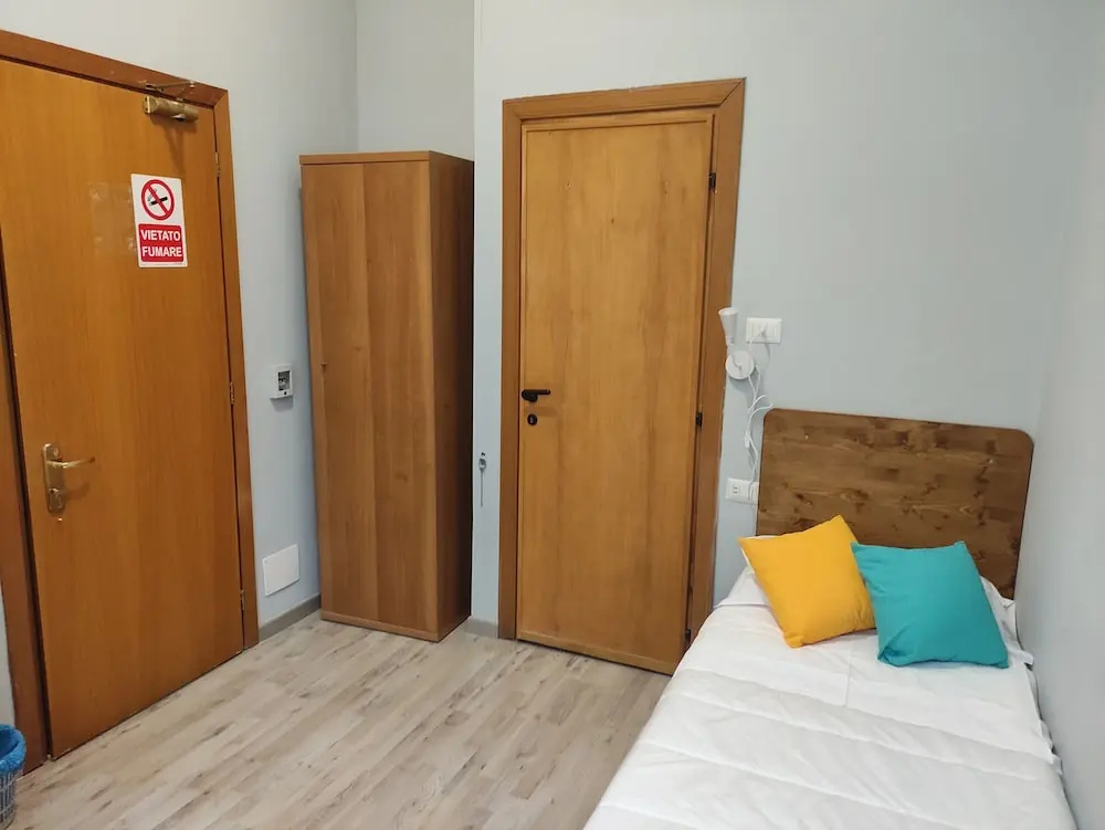 Economy room