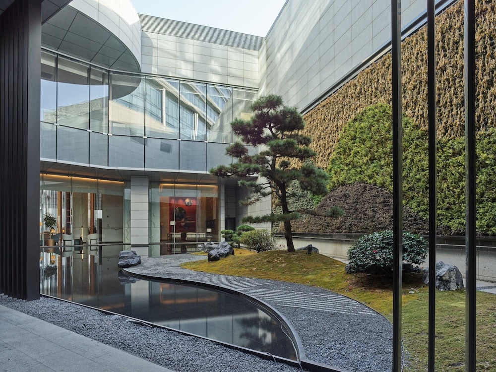 HUALUXE Nanjing Yangtze River by IHG — фото 1