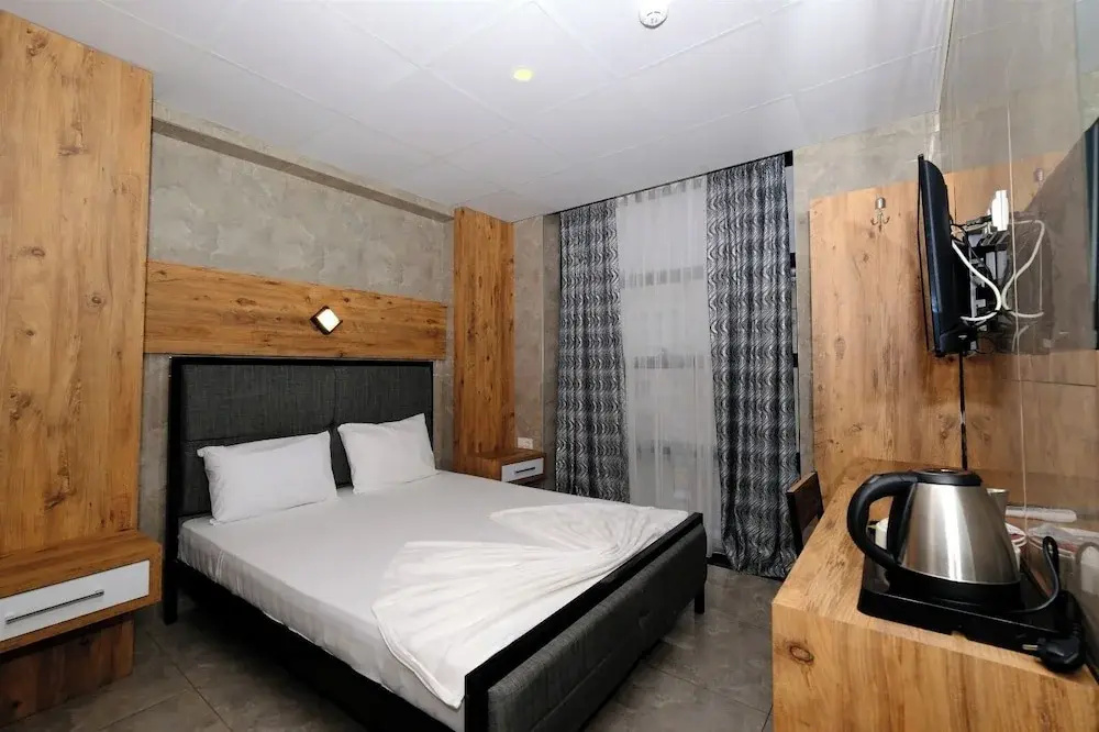 Classic Double room (full double bed)