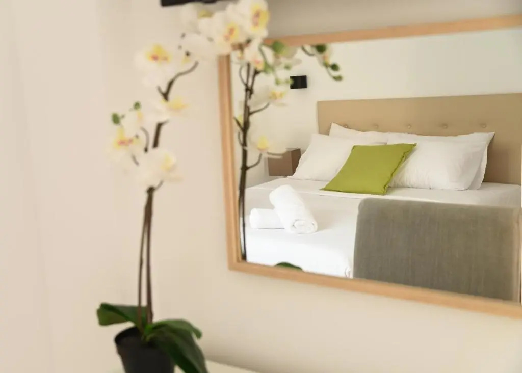 Suite with city view
