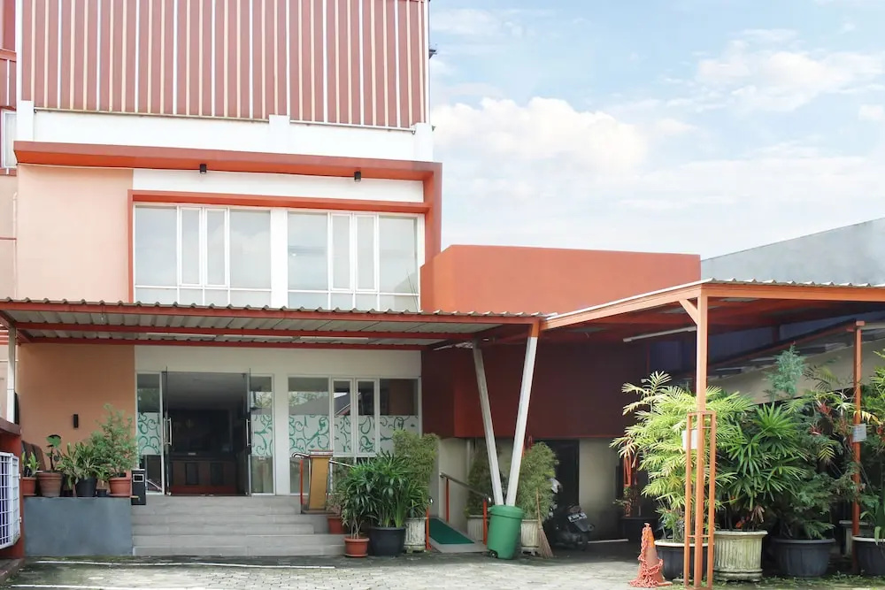 Airy Regol Lengkong Besar 145 Bandung