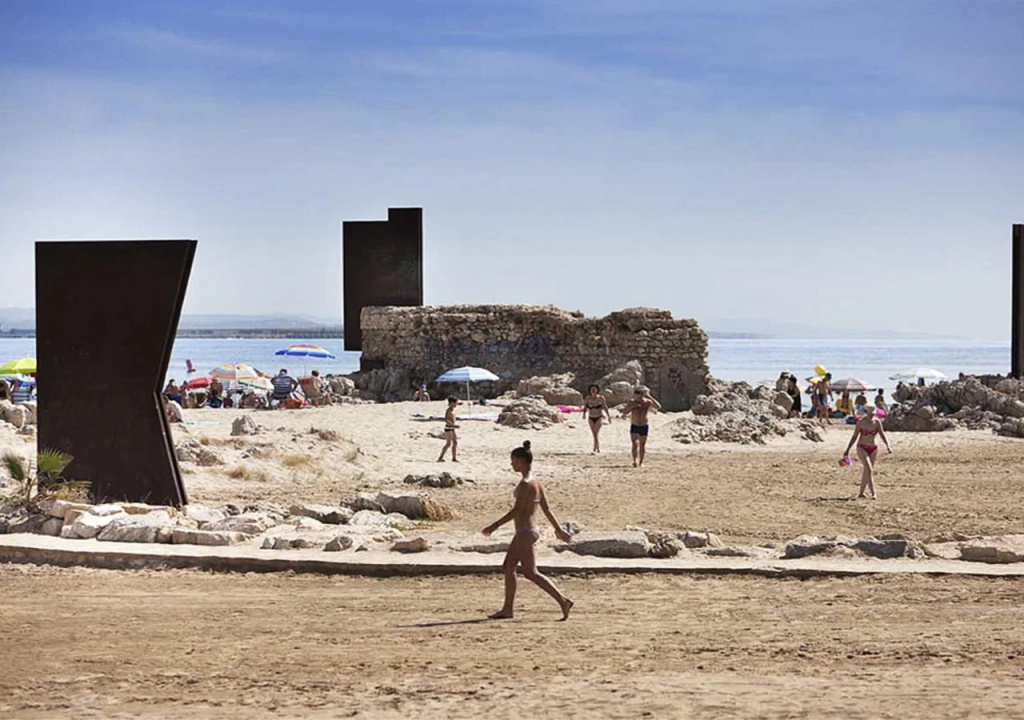 Beach & Waterfront