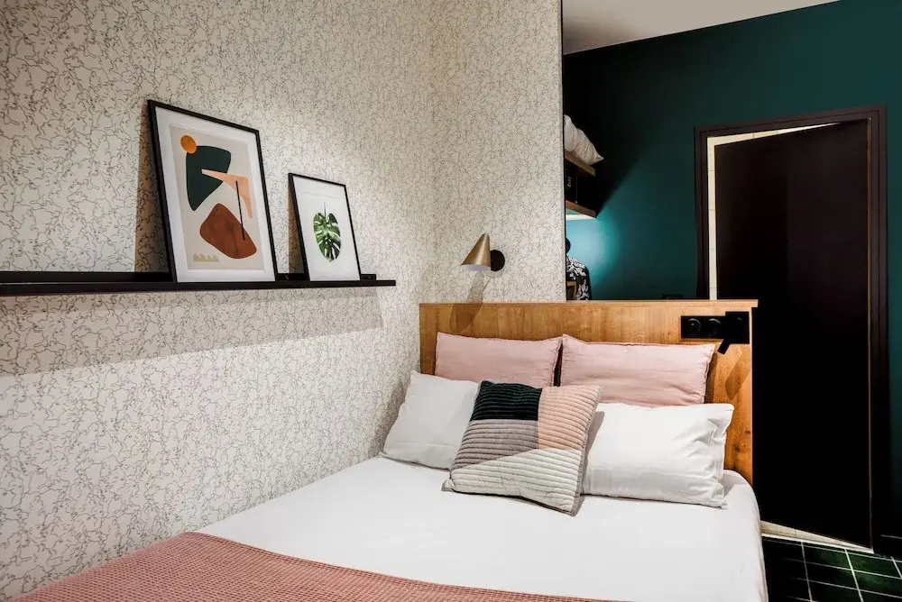 Economy room