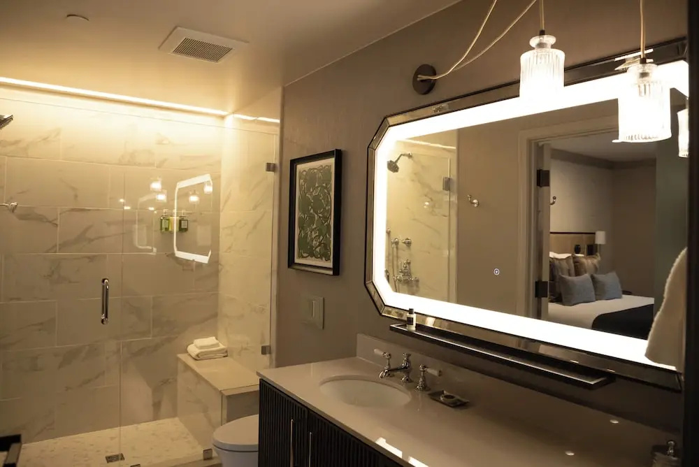 Luxury Suite