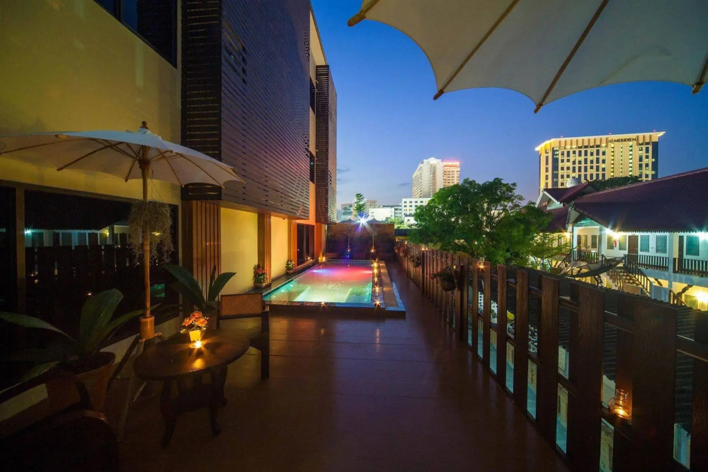 CM Night Bazaar Boutique Hotel