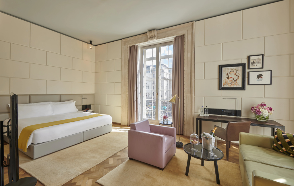 Отель Hotel Cafe Royal, London в Лондоне