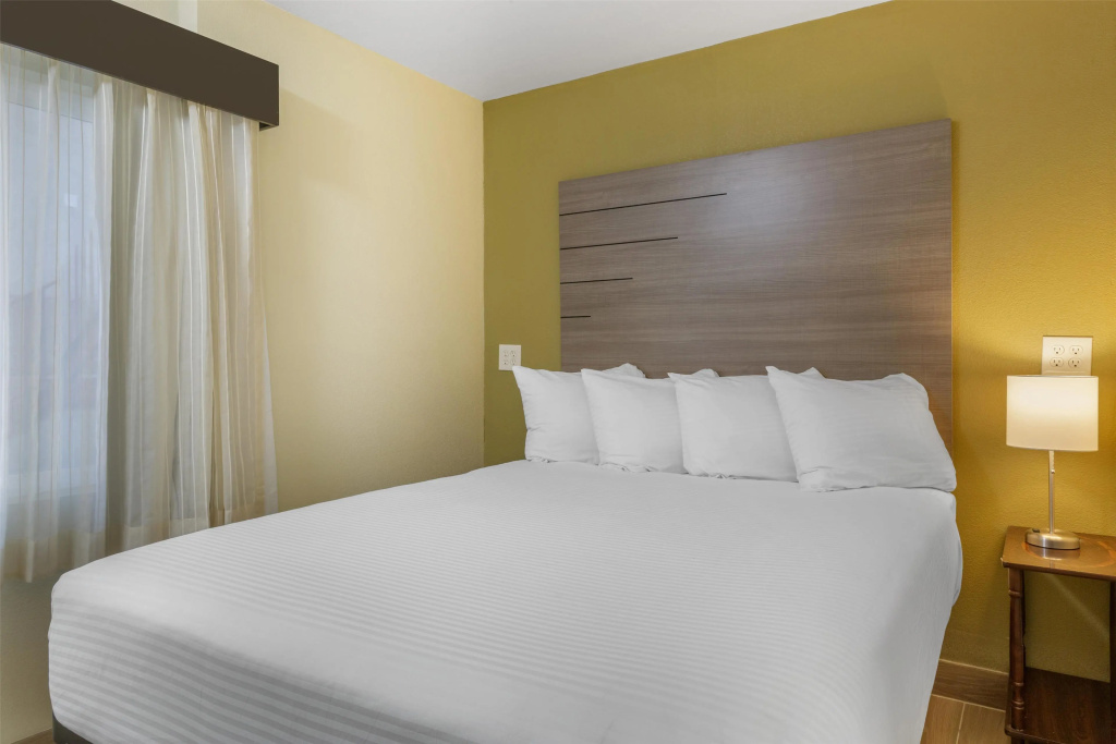 SureStay by Best Western Chambers Petrified Forest — 4