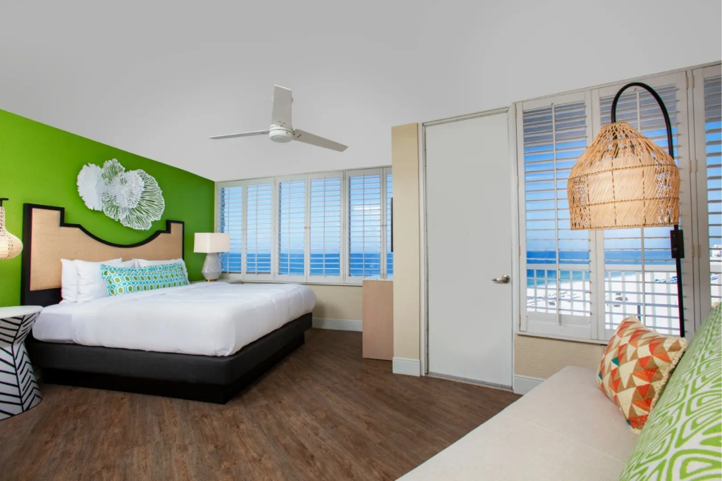 Double Suite oceanfront (full double bed)
