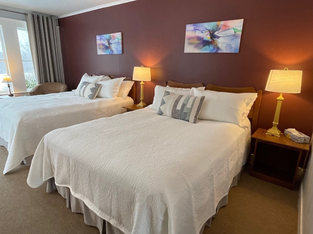 Standard Double Family room with harbour view (full double bed)