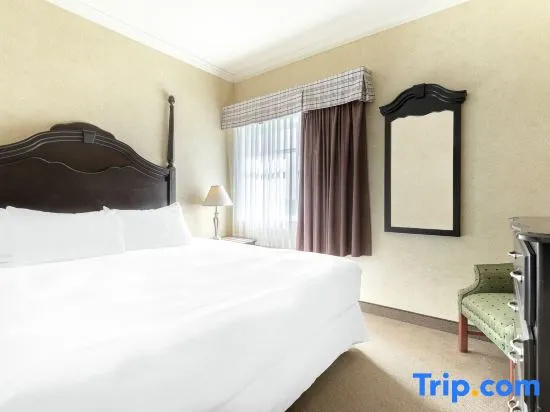 2 Bedrooms Suite with golf view