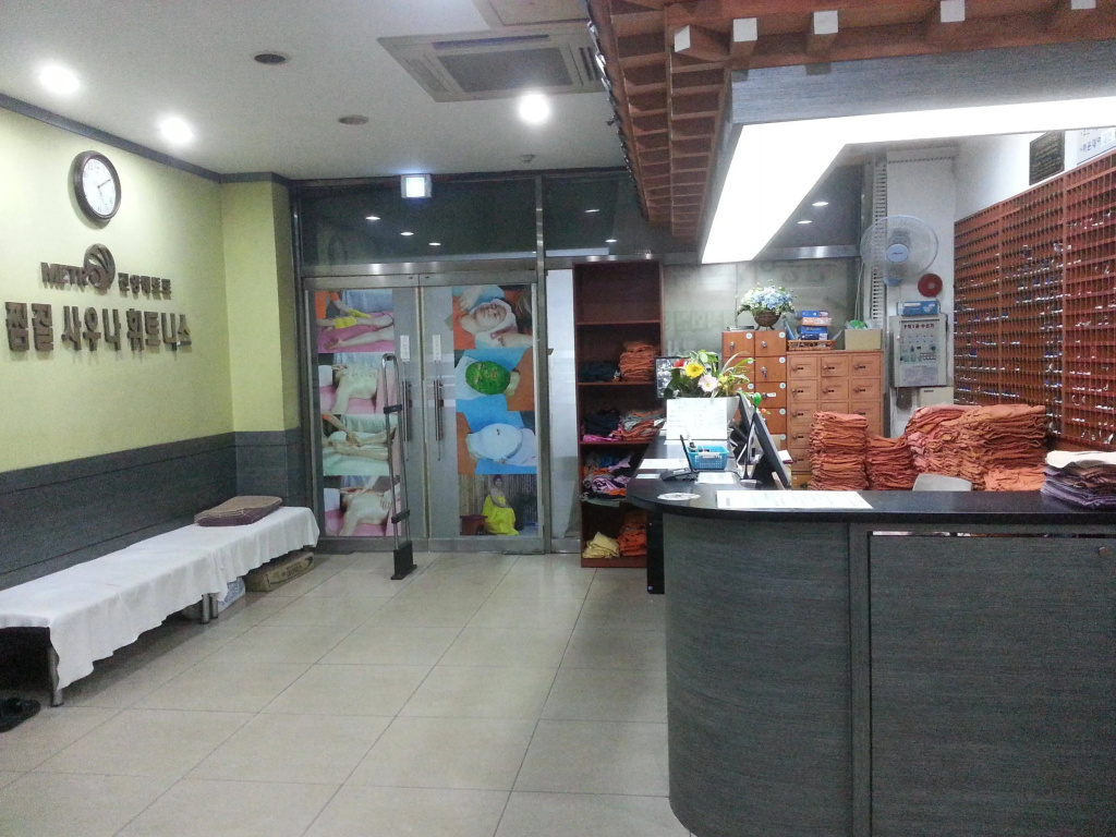 Lobby & Reception