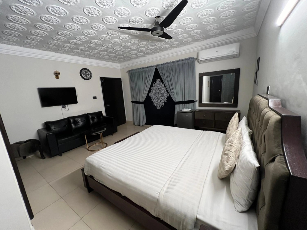 Capital Lodges
