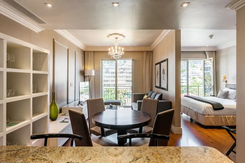 Luxury Suite